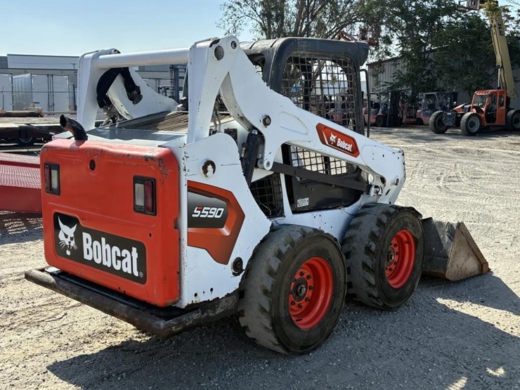 2023-bobcat-s590-image-3