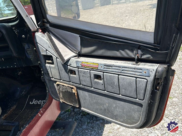 1994-jeep-wrangler-image-53