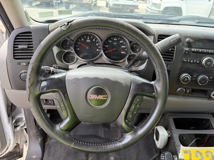 2012-gmc-2500hd-image-13