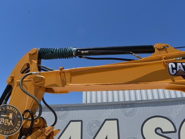 2021-caterpillar-305.5e2-image-16