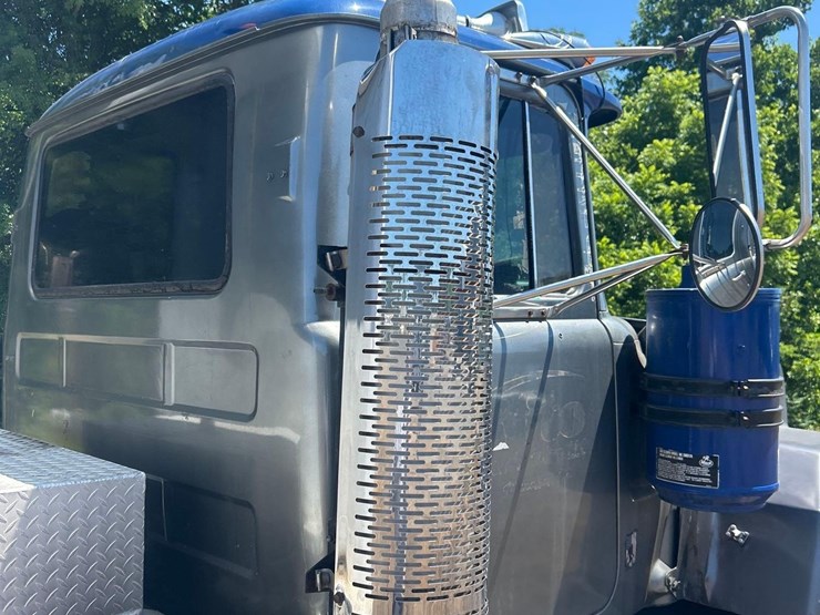 2001-mack-rd688s-image-34