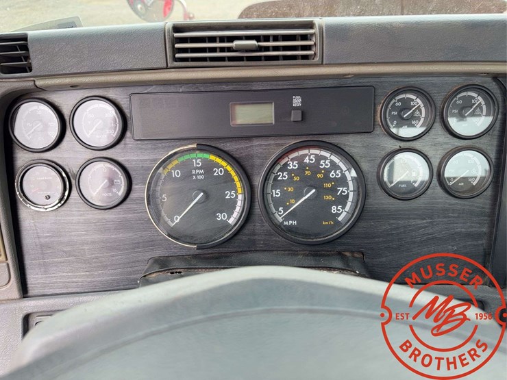 2007-freightliner-columbia-120-image-19
