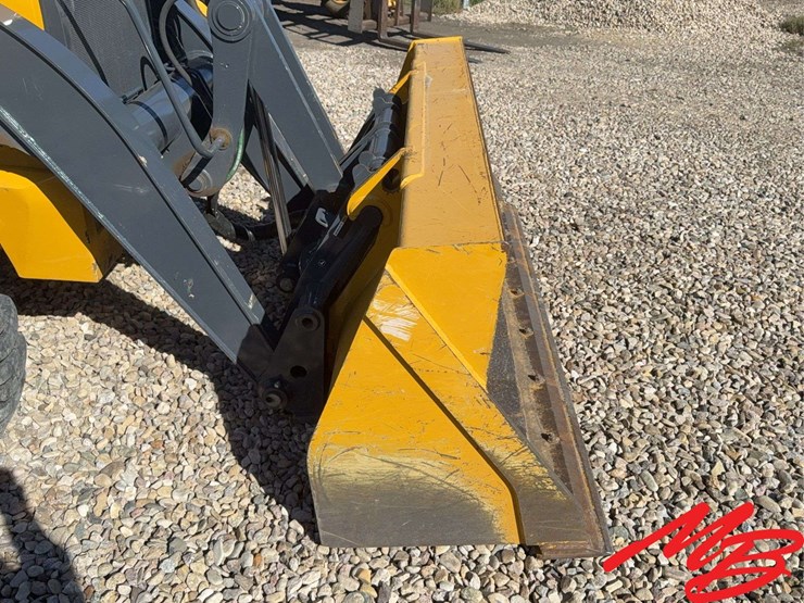 2023-deere-310sl-image-10