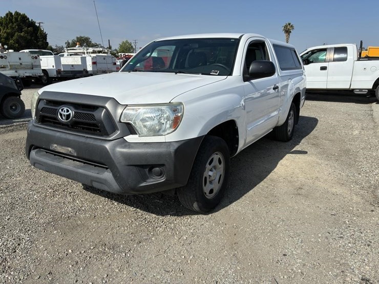 2014-toyota-tacoma-image-1