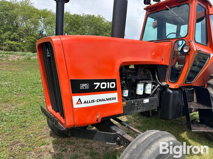 1981-allis-chalmers-7010-image-10