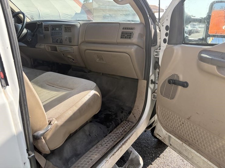 2002-ford-f550-image-10