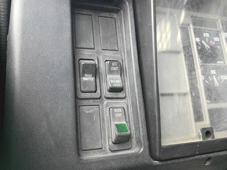 2000-international-4700-image-60
