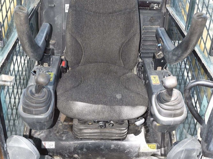 2018-caterpillar-d2-image-43