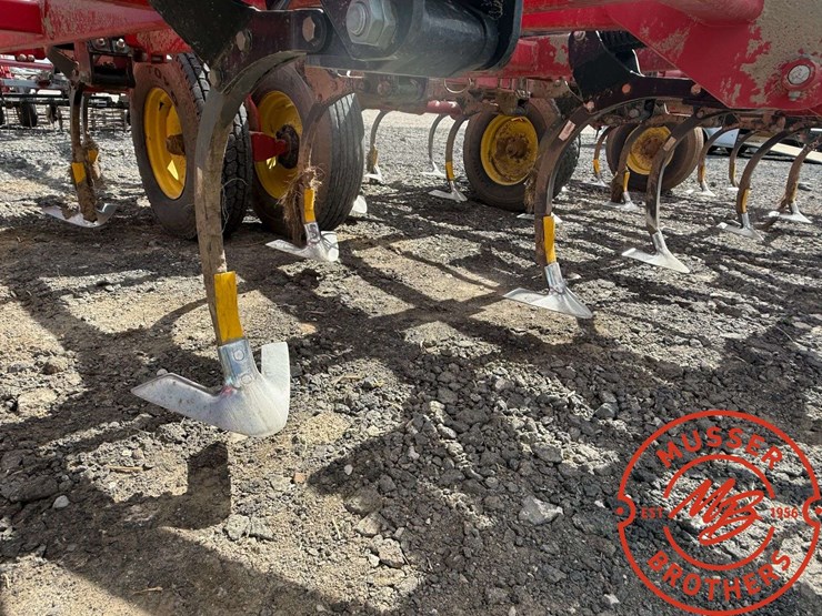 2019-sunflower-30'-chisel-plow-image-6