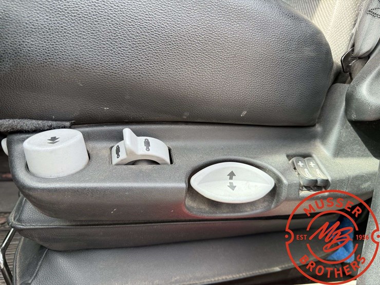 2020-kenworth-t680-image-29