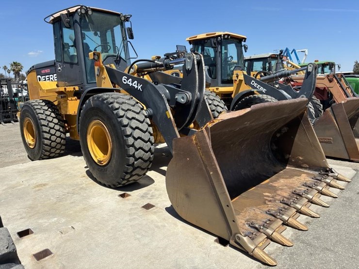 2018-deere-644k-image-2