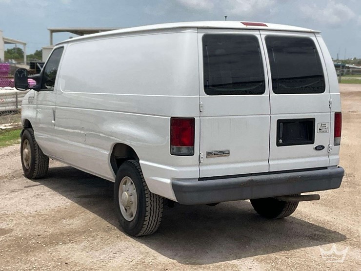 2007-ford-cargo-image-4