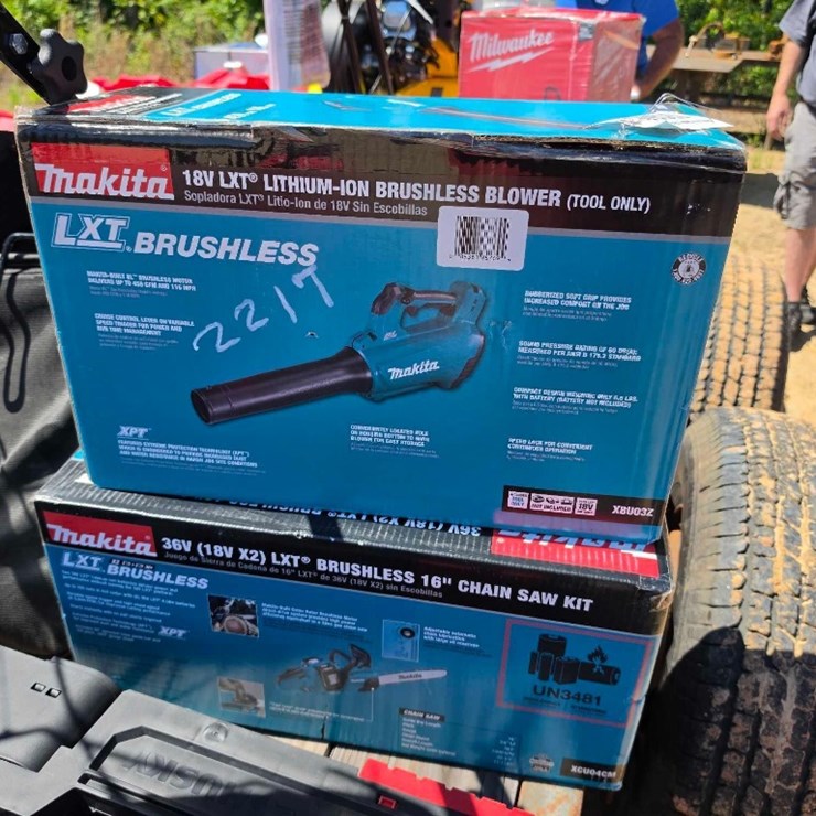 2217 - MAKITA 18 VOLT BLOWER