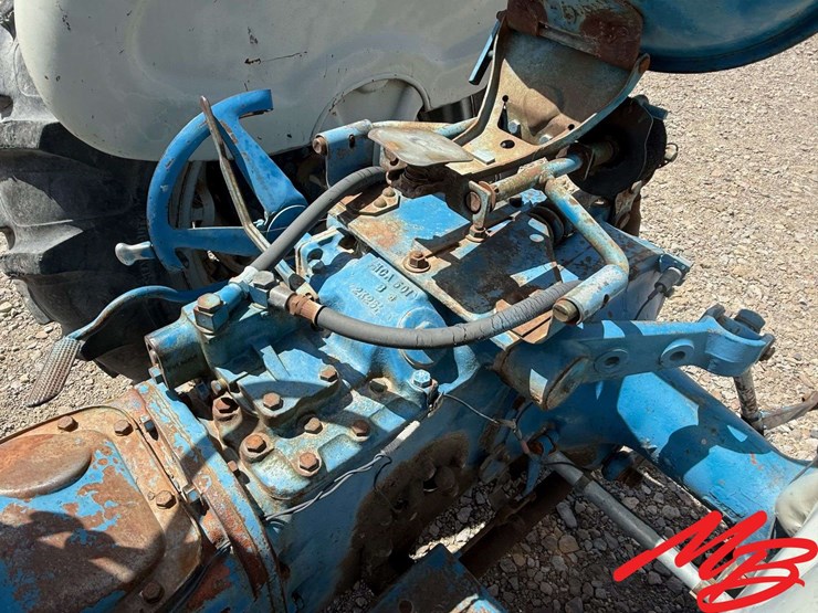 ford-4000-image-16