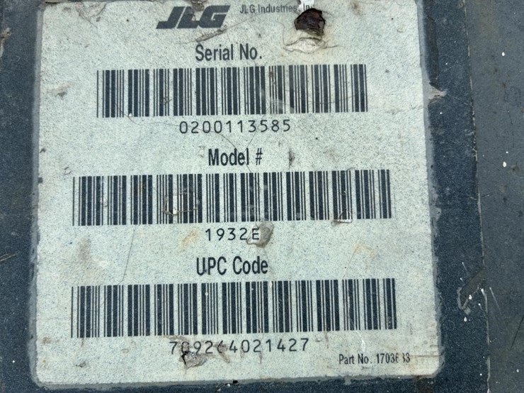 2003-jlg-1932e-image-17