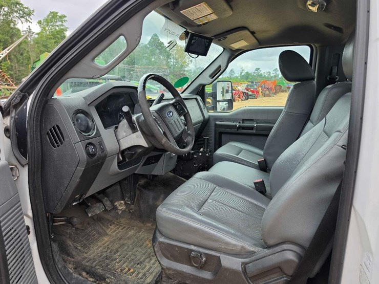 2016-ford-f550-image-12