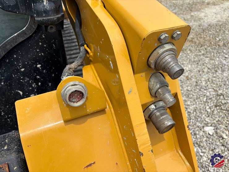2022-caterpillar-259d3-image-45