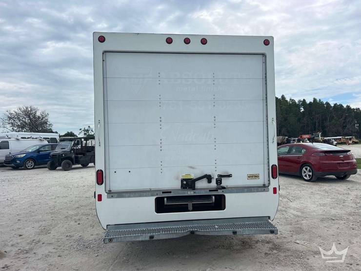 2023-ford-e450-image-23