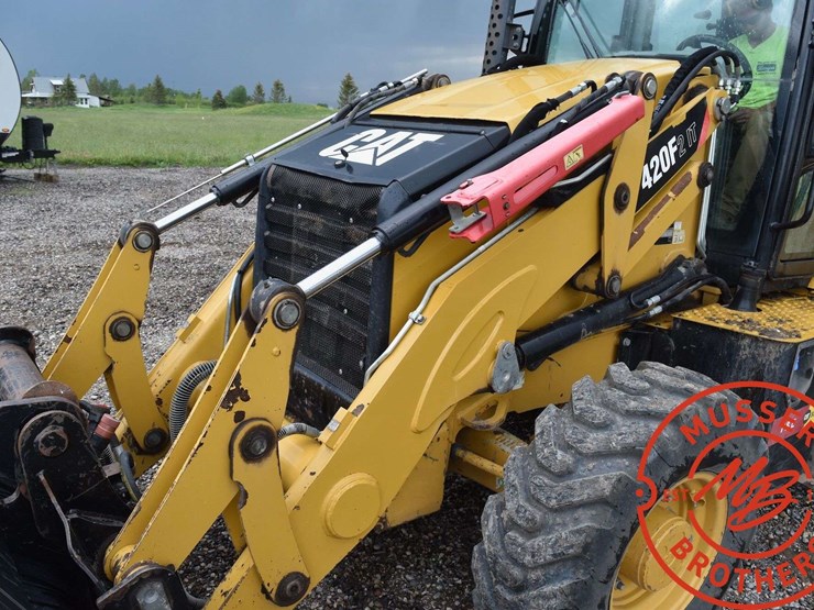 2016-caterpillar-420f2-it-image-31