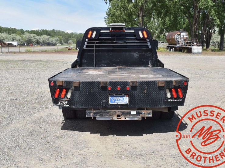 2015-chevrolet-3500-image-7
