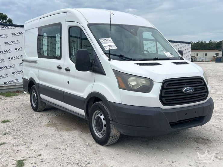 2016-ford-transit-image-2
