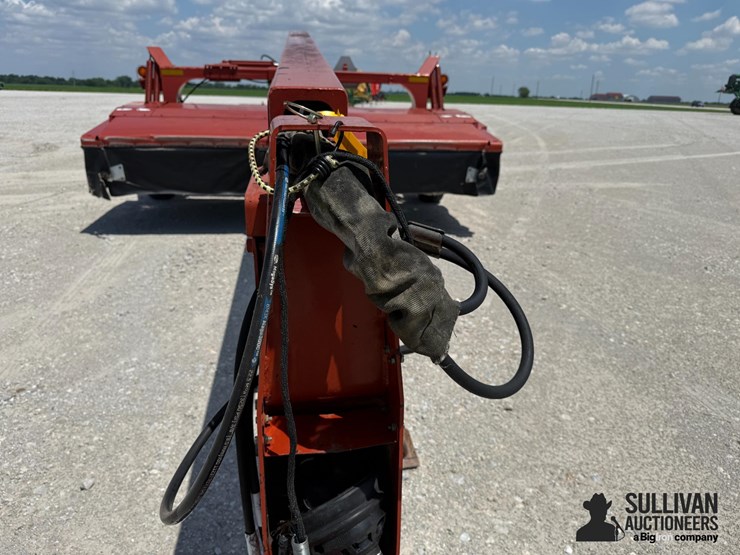 hesston-1345-image-11