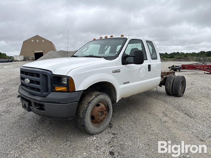 2006-ford-f350-image-1