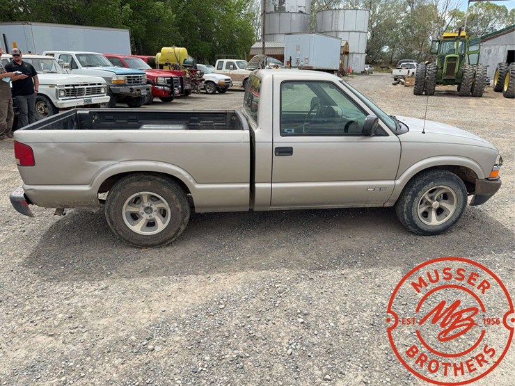 1999-chevrolet-s10-image-6