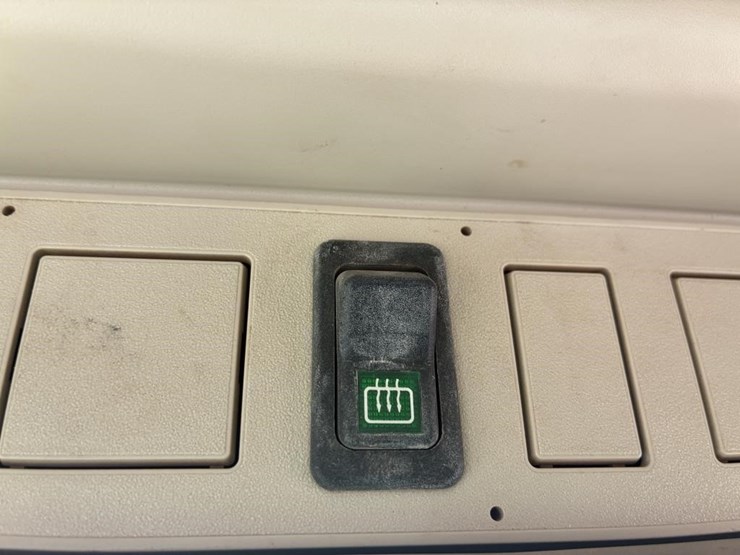2009-john-deere-6230-image-34