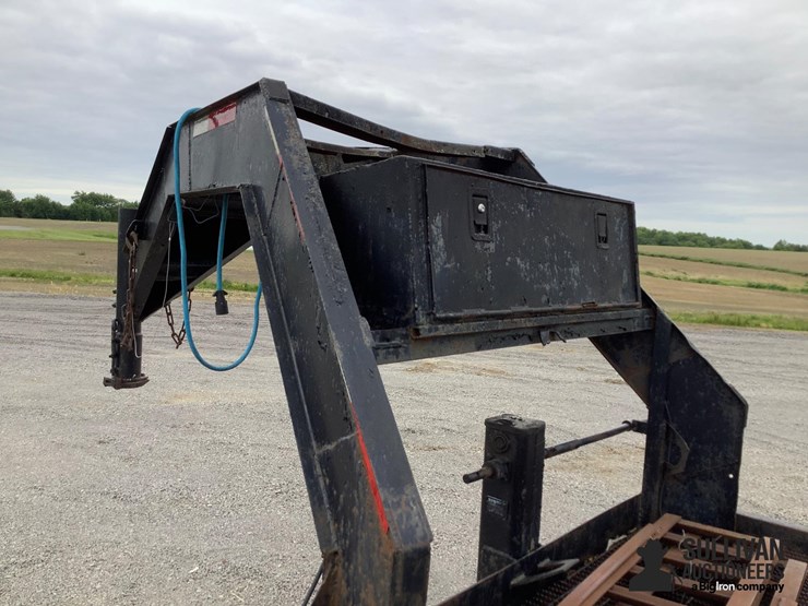2013-utility-flatbed-image-17