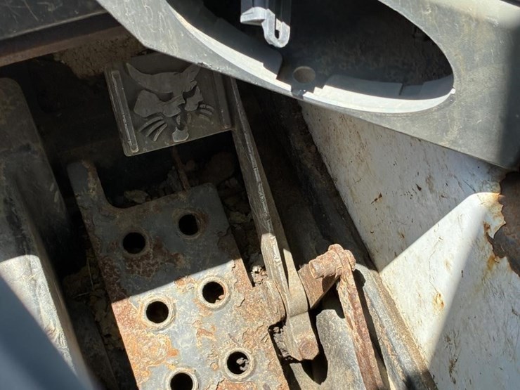 2022-bobcat-t450-image-23