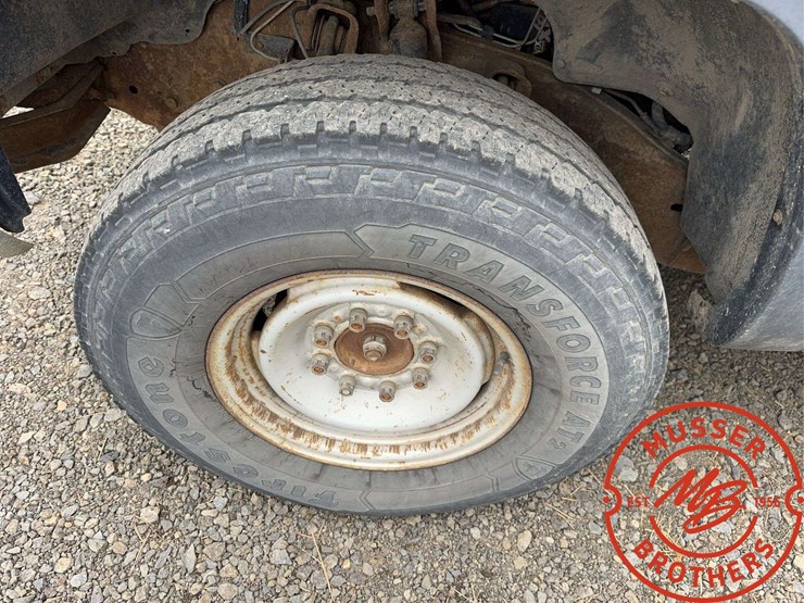 2000-chevrolet-k3500-image-17