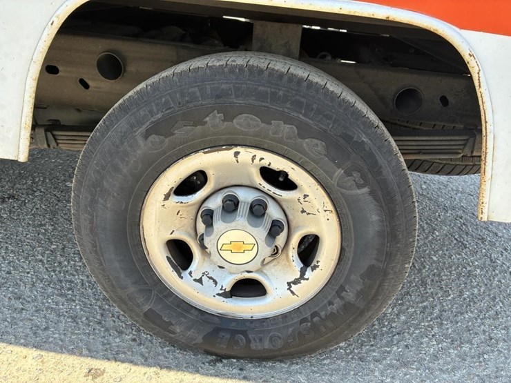 2003-chevrolet-silverado-2500-image-6