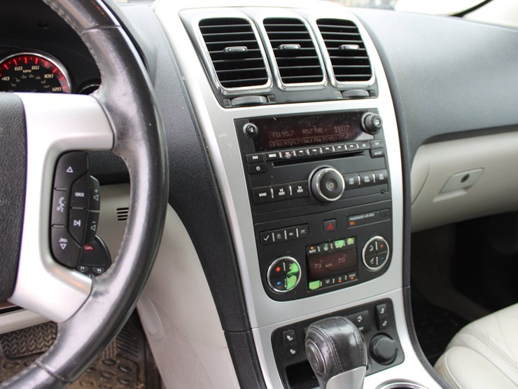 2012-gmc-acadia-image-9