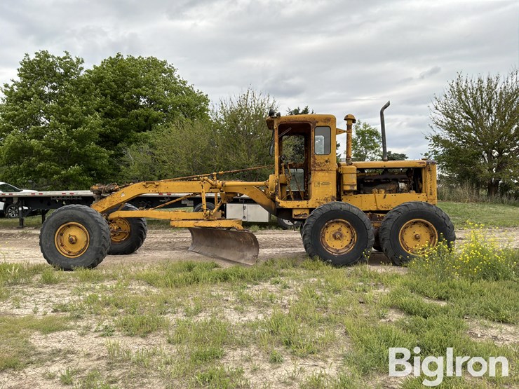 caterpillar-12-image-8