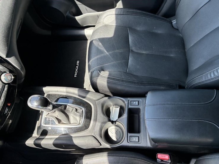 2018-nissan-rogue-image-18