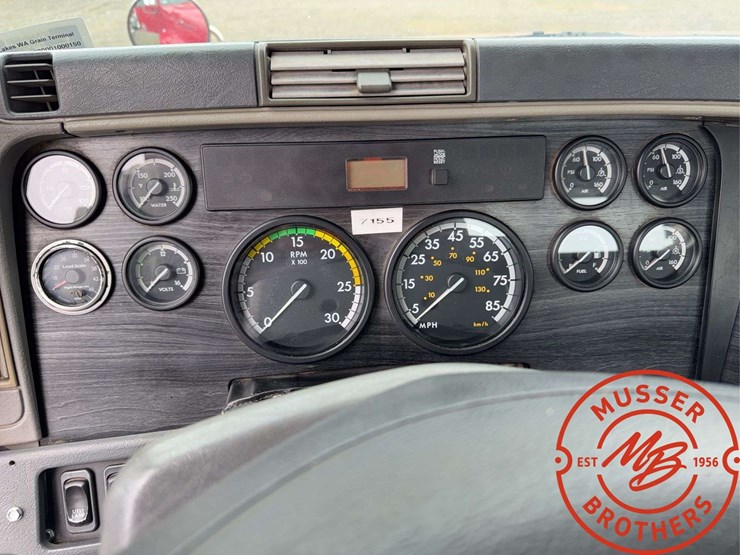 2007-freightliner-columbia-120-image-13