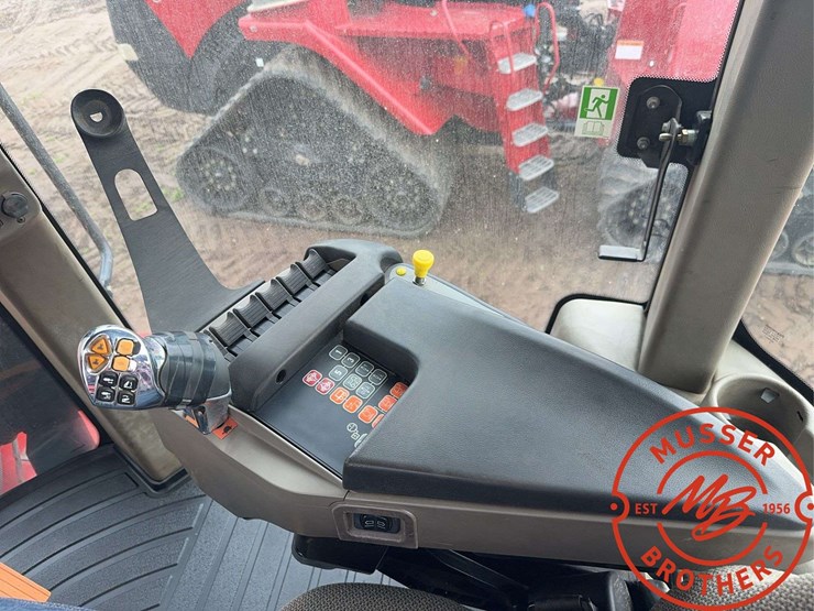 2014-case-ih-550-image-60