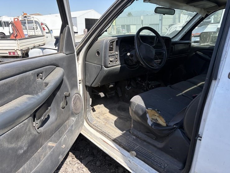 2001-chevrolet-2500hd-image-12