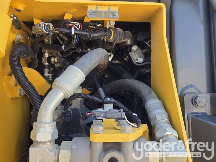 2022-komatsu-d61px-24-image-29