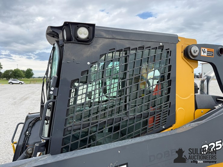 2022-deere-325g-image-17