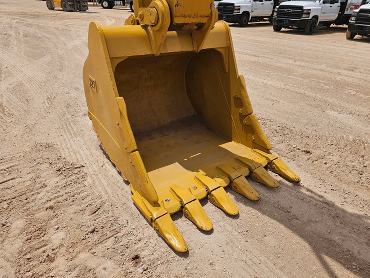 2022-caterpillar-336d2-image-6