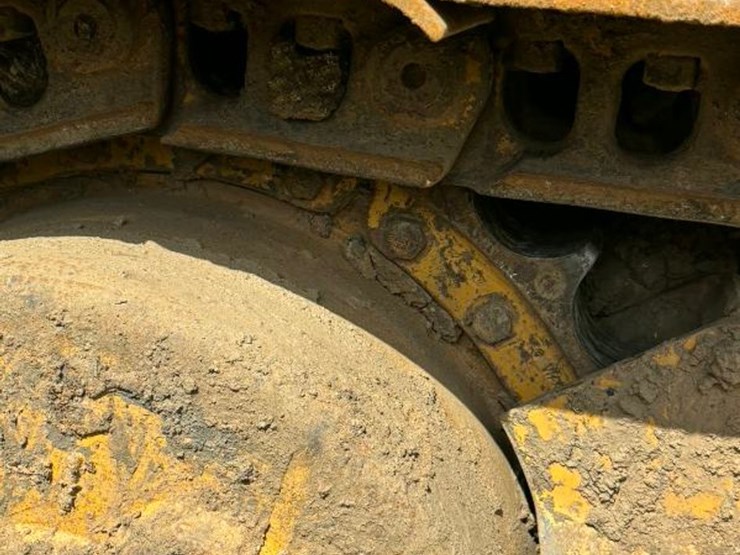 2013-caterpillar-953d-image-7