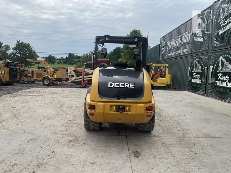2019-deere-204l-image-3