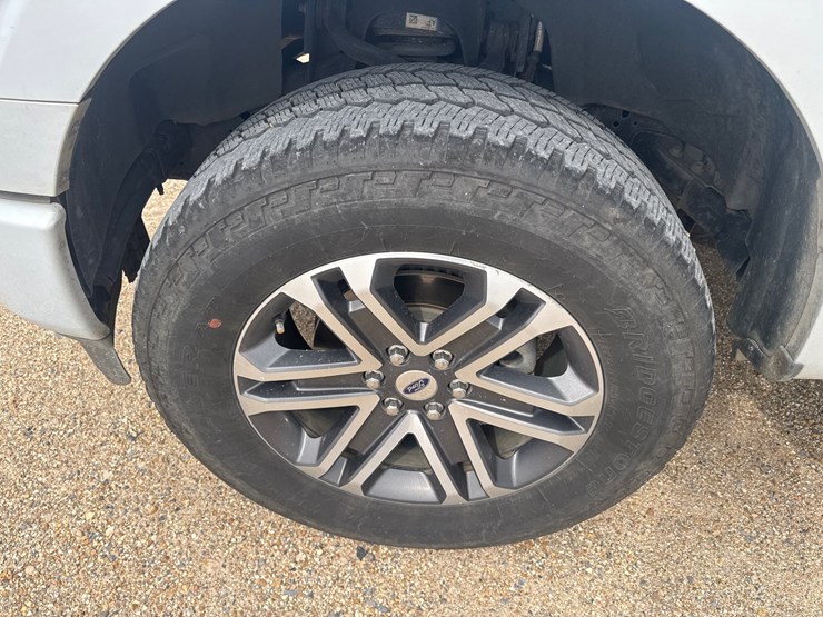 2021-ford-f150-image-24