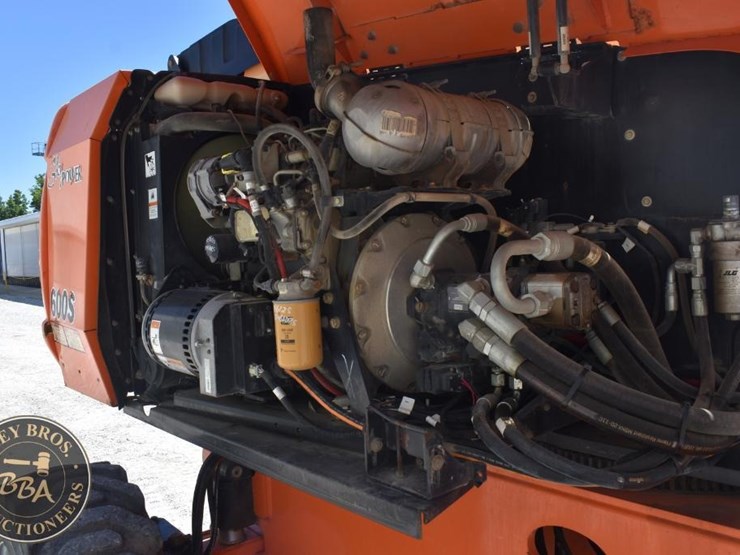 2015-jlg-600s-image-18