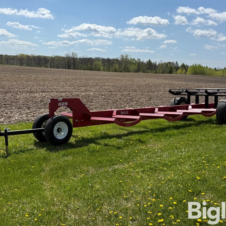 2019 Industrias America 825 Round Hay Bale Wagon