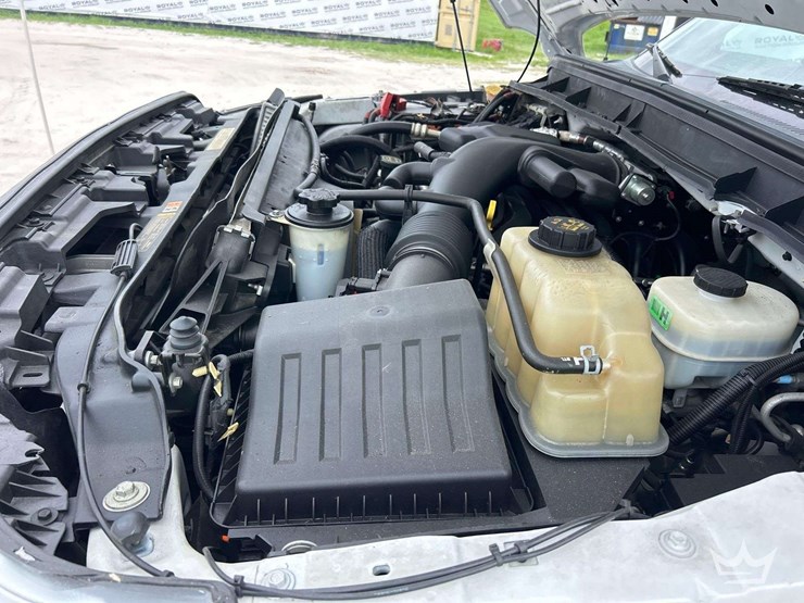 2016-ford-f550-image-9
