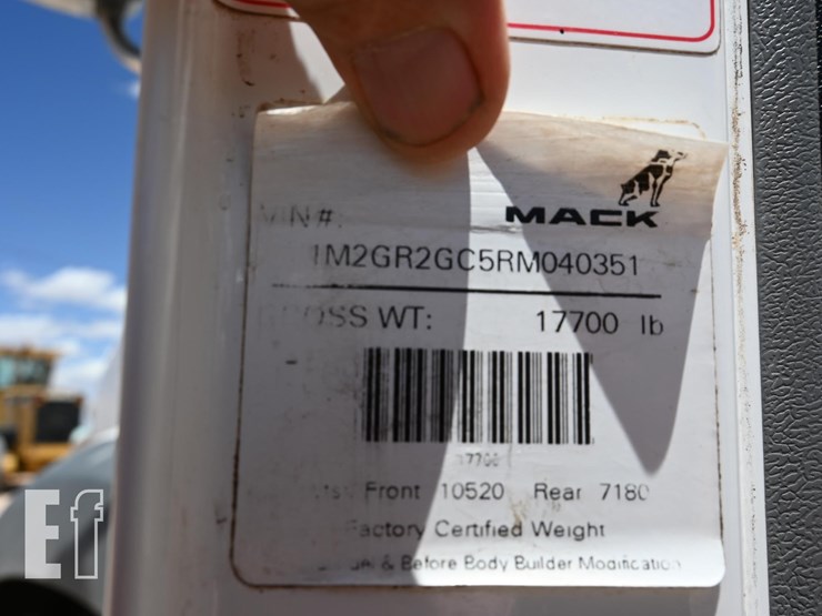 2024-mack-granite-64br-image-15
