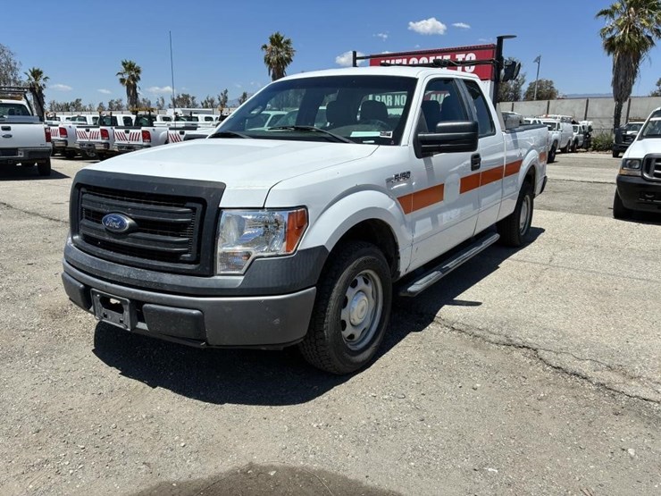 2013-ford-f150-xl-image-1